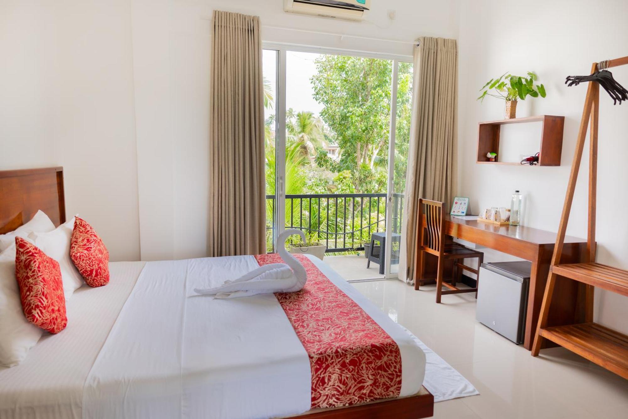 Sea Cloud Hotel Unawatuna Buitenkant foto