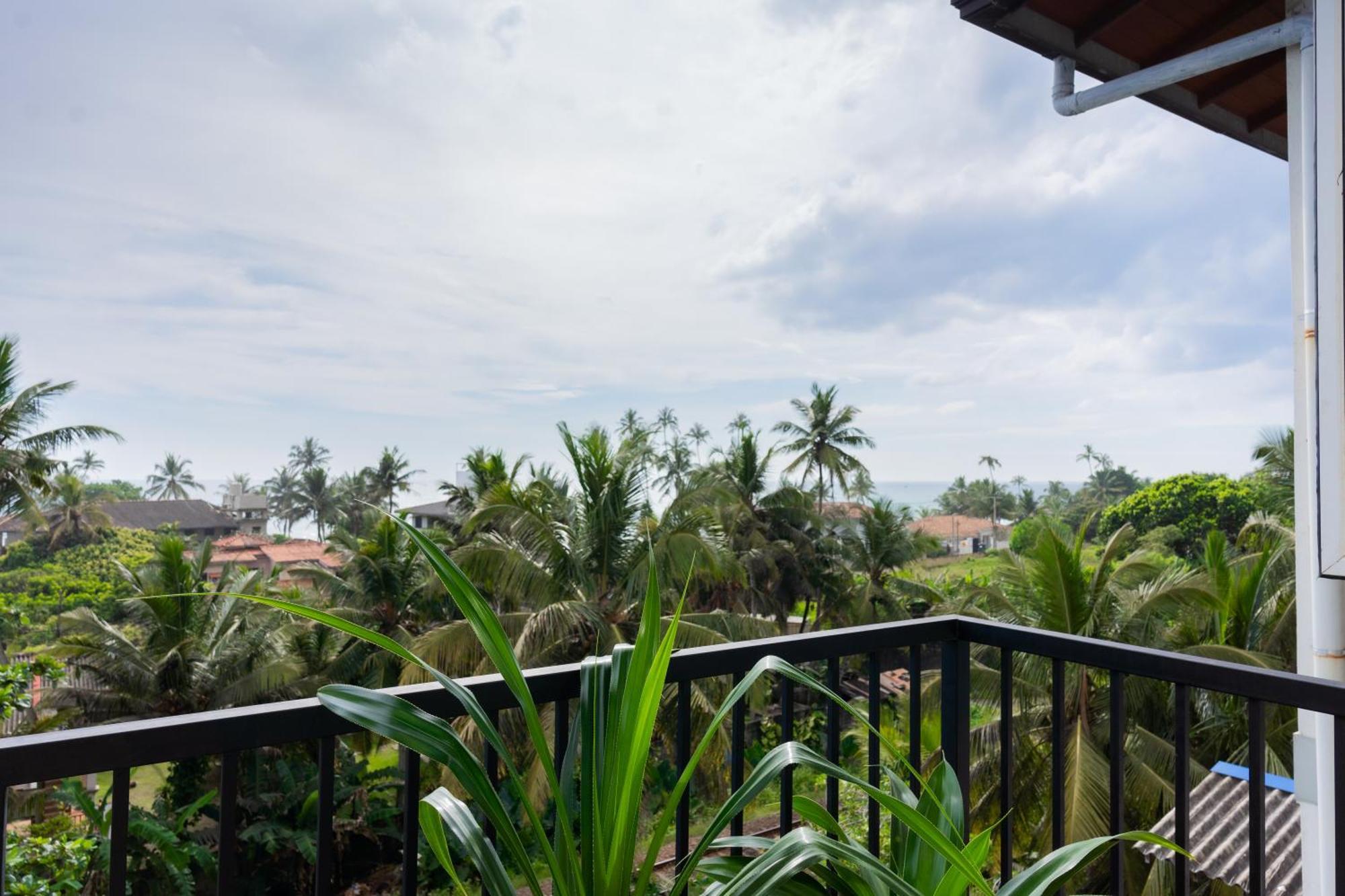 Sea Cloud Hotel Unawatuna Buitenkant foto