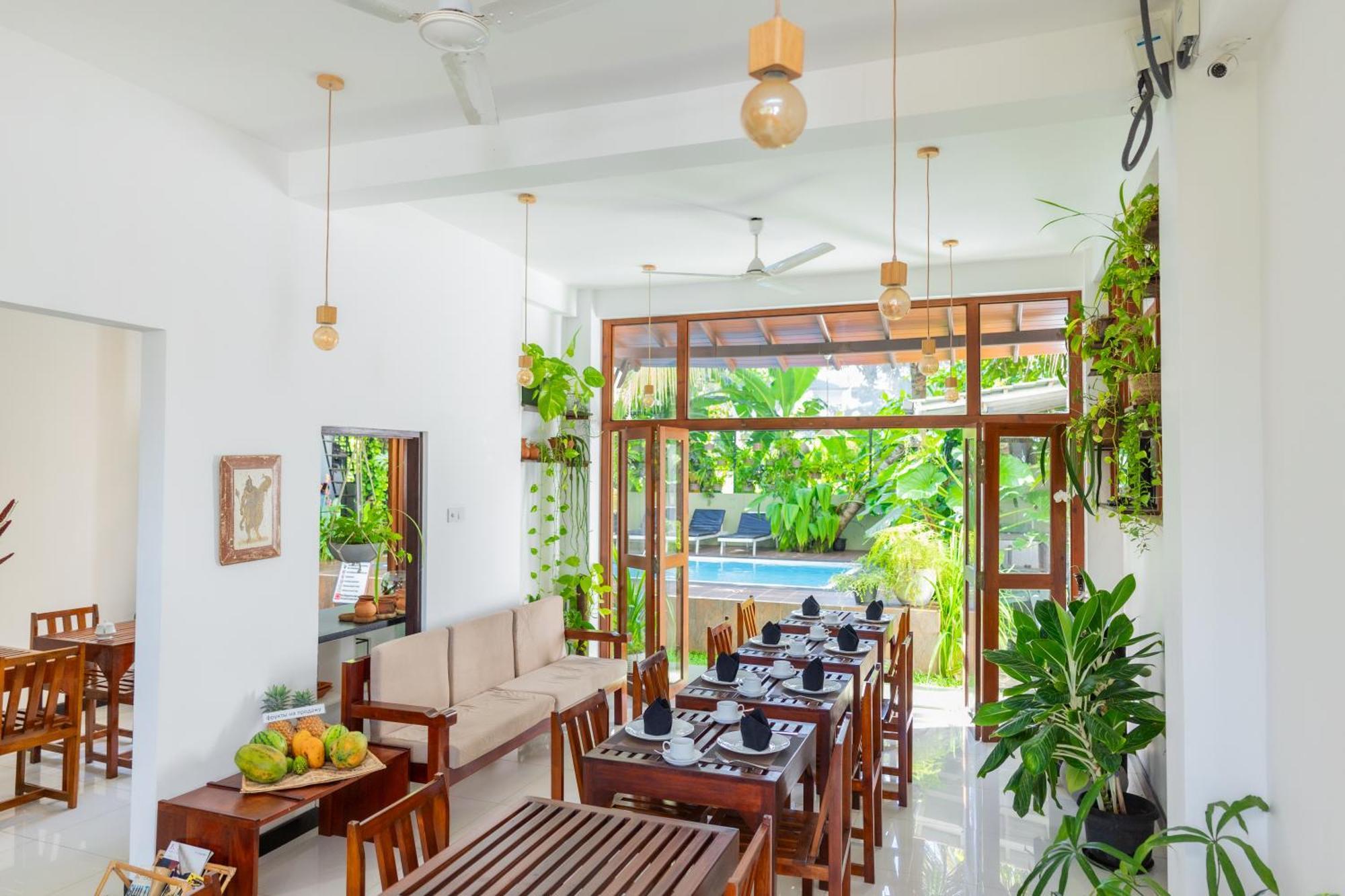 Sea Cloud Hotel Unawatuna Buitenkant foto
