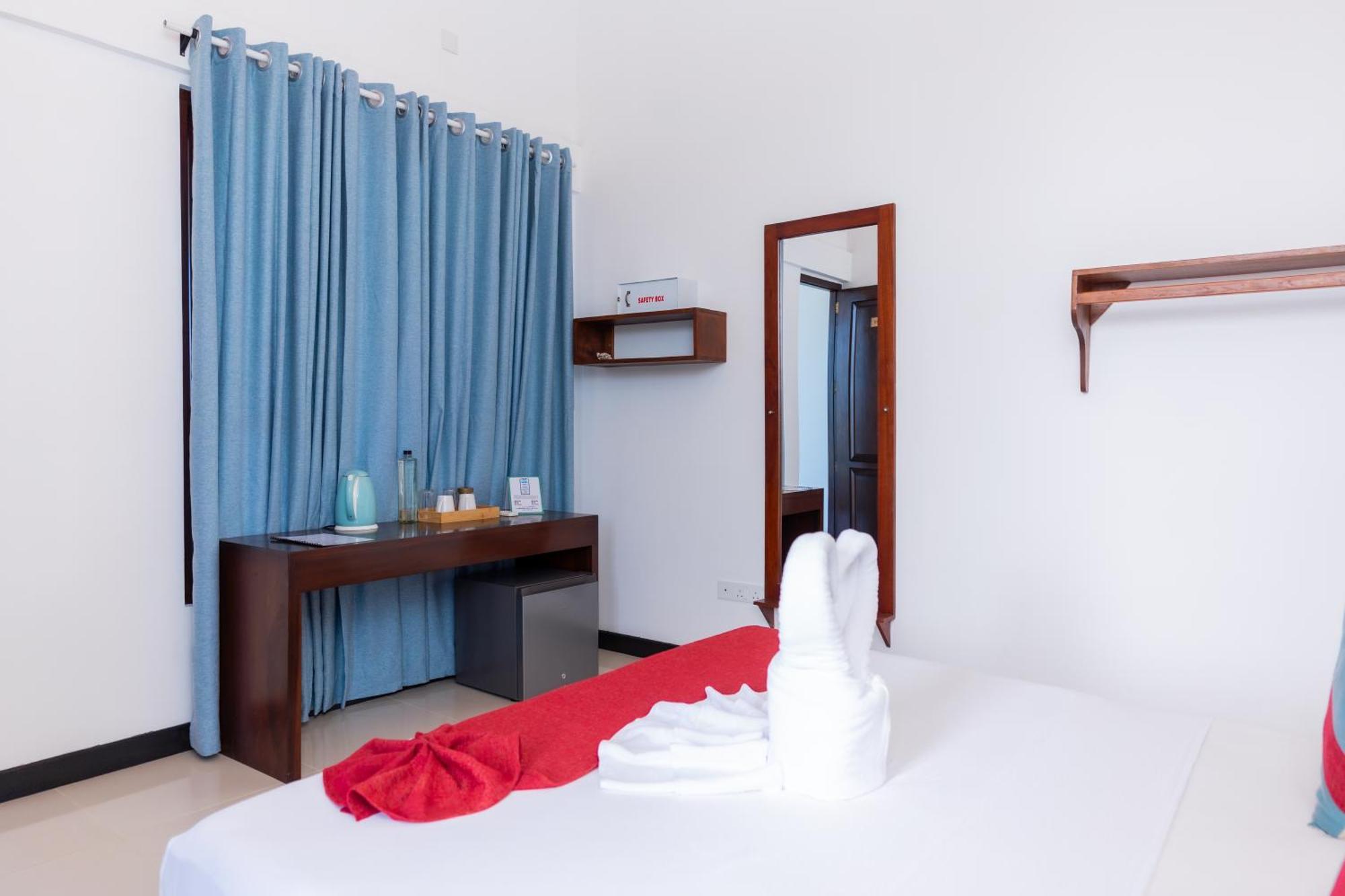 Sea Cloud Hotel Unawatuna Buitenkant foto